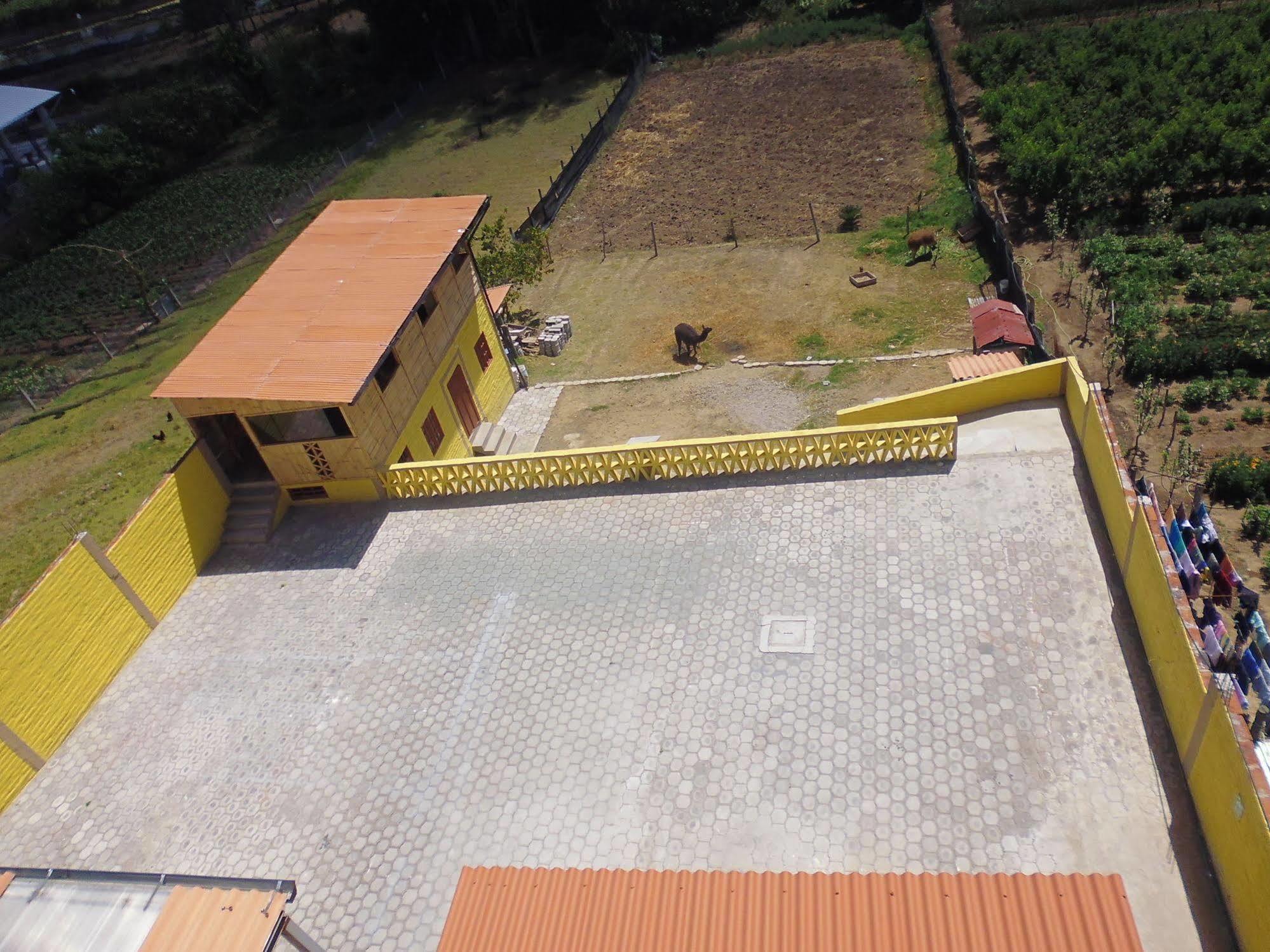 Residencial El Viajero Maison d'hôtes Tababela